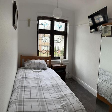 Amazing And Romantic O2 Arena 4 Bedrooms House Free Parking Londra Exterior foto