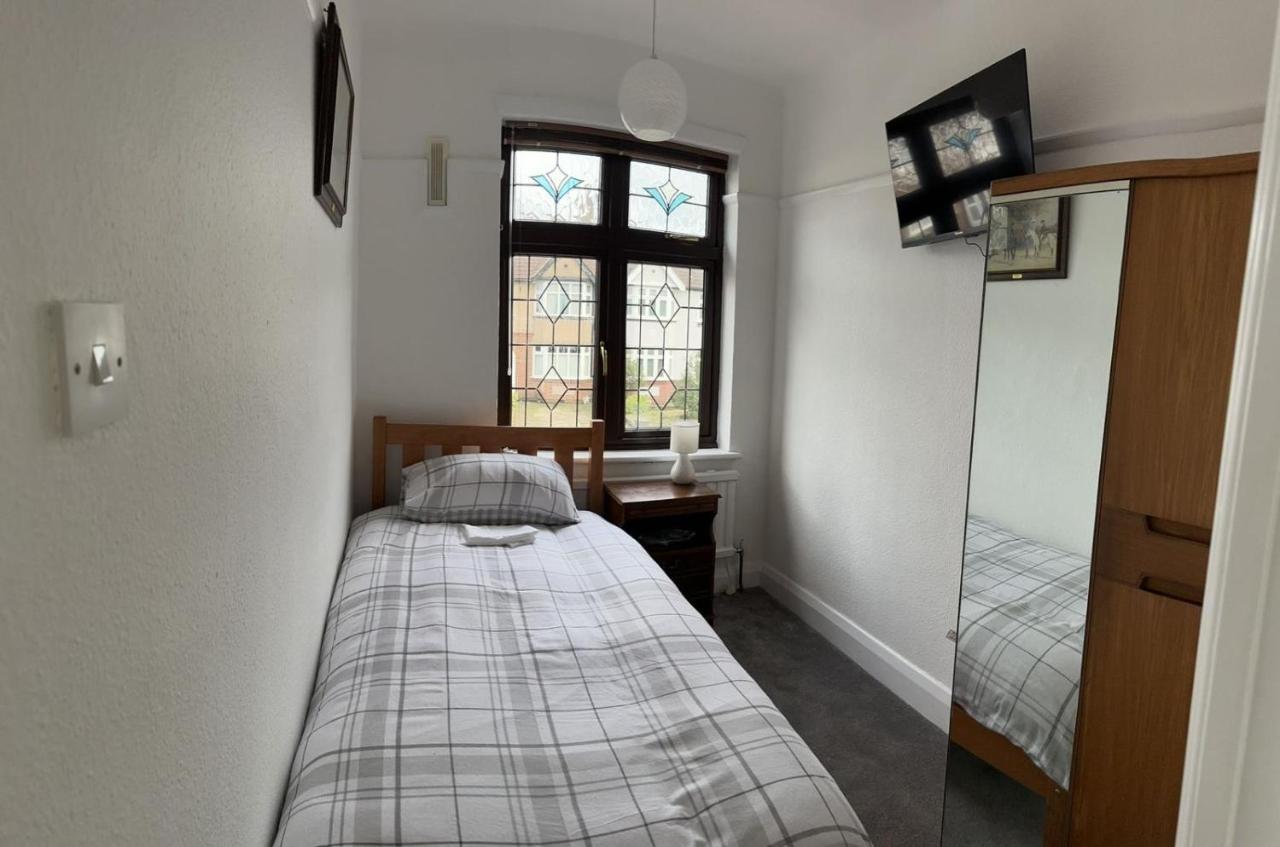 Amazing And Romantic O2 Arena 4 Bedrooms House Free Parking Londra Exterior foto