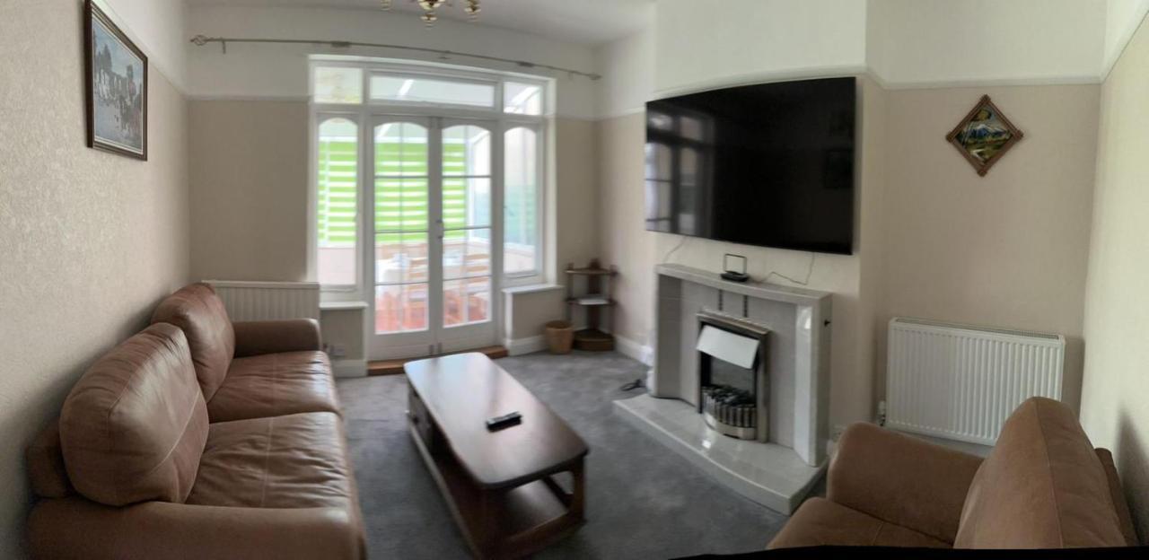 Amazing And Romantic O2 Arena 4 Bedrooms House Free Parking Londra Exterior foto
