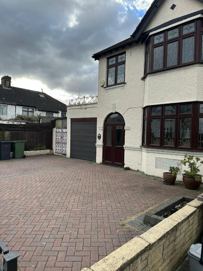 Amazing And Romantic O2 Arena 4 Bedrooms House Free Parking Londra Exterior foto